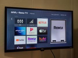 FULL KITCHEN 13min from DTOWN Room B, hotel em Montreal