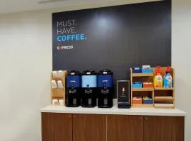 Holiday Inn Express & Suites Sheridan South by IHG