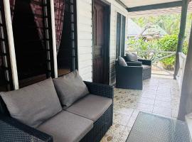 White Sandy Beach Dive Resort, hotel in Naviti Island