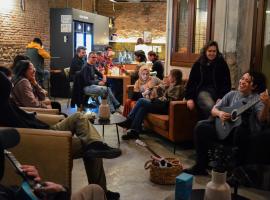 Black Swan Hostel Granada, hotel v destinaci Granada