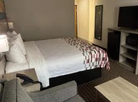 Red Roof Inn and Suites