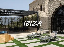 Ibiza, hotel em Batroun