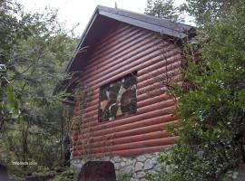 Cabañas Kalfulafquen, hotel in Villa La Angostura