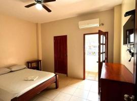 Hostal Luxury Place, hotel en Bahía de Caráquez