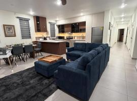 Excellent 2-Bedroom Condo in Gated Community, hotel v destinaci Philipsburg