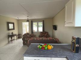 House on the mountain, hotel sa Willemstad