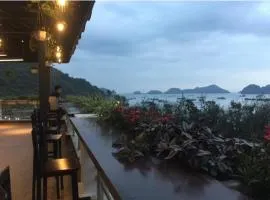 Seaside Charm Hotel Cat Ba