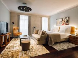 MYTHIC SANA Downtown Suites