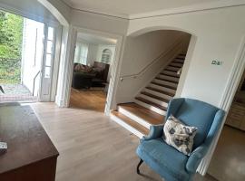 Vancouver Guest House - Airport 10 Min - Free Parking & Fast Wi-Fi، فندق في فانكوفر