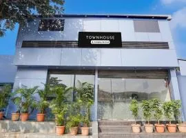 Townhouse LBS Road BKC Formerly Royal Palace