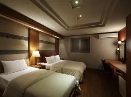 驿三贵族酒店