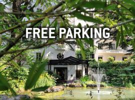 Le Grand Hôtel - Domaine De Divonne, hotel i Divonne-les-Bains