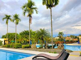 Apartamento Privado de 2 o 3 habitaciones en Condominio Campestre, hotel en La Tebaida