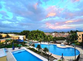 Viesnīca Apartamentos PRIVADOS 2 - 3 Habitaciones 4 Piscinas, 3 Jacuzzi, Sauna Cerca Aeropuerto y Parque del Cafe By Molca Travel pilsētā Latebaida