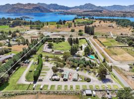 Mt Aspiring Holiday Park, hotel in Wanaka