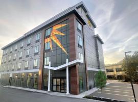 La Quinta Inn & Suites by Wyndham Kelowna BC，基洛納的飯店