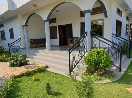 Cotonou में, होटल Secret Garden