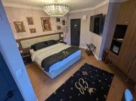 Empress Boutique Hotel Suites