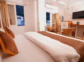 Check Inn Homes, Rishikesh Tapovan