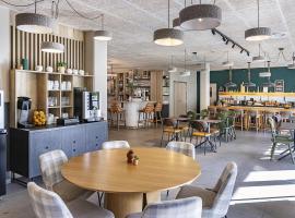 Best Western Coeur de Maurienne Hotel Restaurant & Spa, hotel u gradu Saint-Jean-de-Maurienne