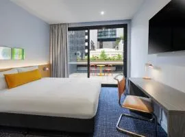 lyf on Elizabeth Melbourne