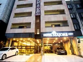 馬若爾2號酒店