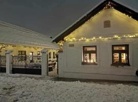 Szent Iván Vendégház，位于塔塔的酒店