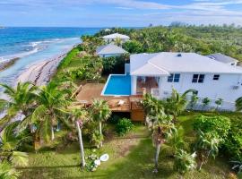 8 Bedroom Ocean Front in Eleuthera Double Bay with pool, hotel en Savannah Sound