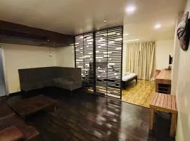 THE SLATE HOTEL NUNGAMBAKKAM Near US EMBASSY & APOLLO HOSPITAL