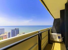 Sunny Sea View Aparthotel in Orbi City Batumi，巴統的飯店