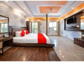 New Krishna Deluxe Residency near Lucknow Juncation # Free Wi-Fi and Room Service Facilities # Fully Air conditioning Premium Room - Best Premium Hotel In Lucknow