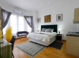 Riveria Guest Lodge and SPA, hotel en East London