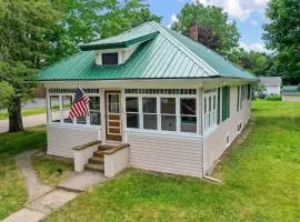 Downtown Gillett Bungalow, Fireplace, 3B, Historic