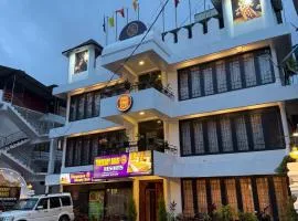 Thekkady Arasi Hotel