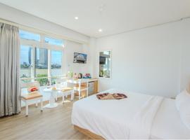 Palmier Hotel - Art House Da Nang، فندق في دا نانغ
