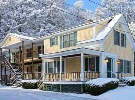 Champagne Supernova & Ludlow Lax