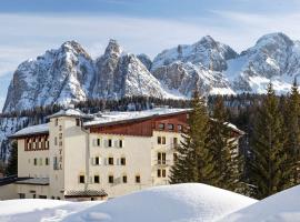 B&B Hotel Passo Tre Croci Cortina, hotel i Cortina dʼAmpezzo