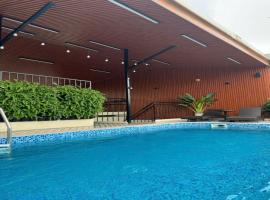 San Hotel & Pool, hotel in Hanoi