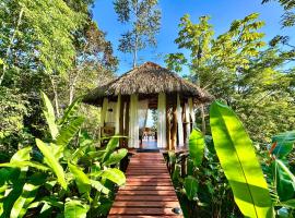 Finca Terra Incognita - Wood cabins in the jungle - Sea view, hotel v mestu Puerto Jiménez