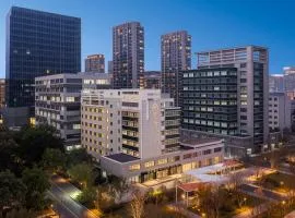 Atour Hotel Shanghai Caohejing Guilin Park Metro Station