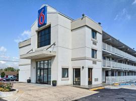 A picture of the hotel: Motel 6-Maple Shade Township, NJ - Philadelphia - Mt Laurel