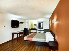 Motel 6-Lindale, TX