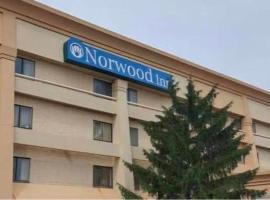 Norwood Inn & Suites By BlissPoint, hotel en Indianápolis