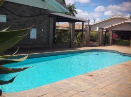 Cattleman's Rest Motor Inn, hotel in Charters Towers