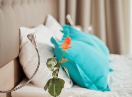 Hotel Versailles, hotel in Luts'k