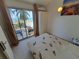 Villa de la Plage sous les cocotiers, hotel en Saly