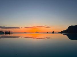 Therasia Resort Sea and SPA - The Leading Hotels of the World, khách sạn ở Đảo Vulcano