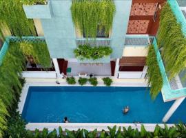 La ALBA Beach Villa, hotel a Hoi An