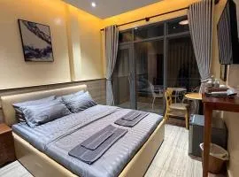 The Ray Hotel & Apartments