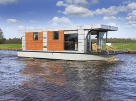 Hausboot und Zimmervermietung Boot & Bike Hansestadt Anklam โรงแรมในอันคลัม